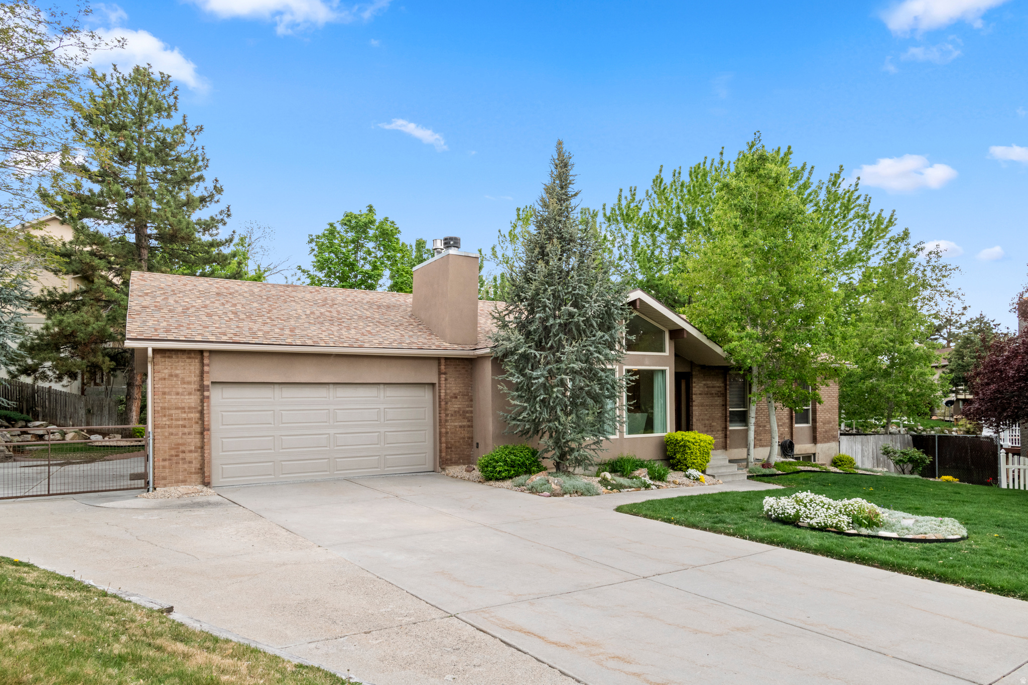 RAINTREE VILLAGE - Residential