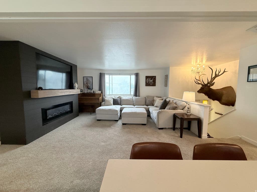 Photo of 5029 W 5400 S, Kearns, UT 84118 (MLS # 2167882)
