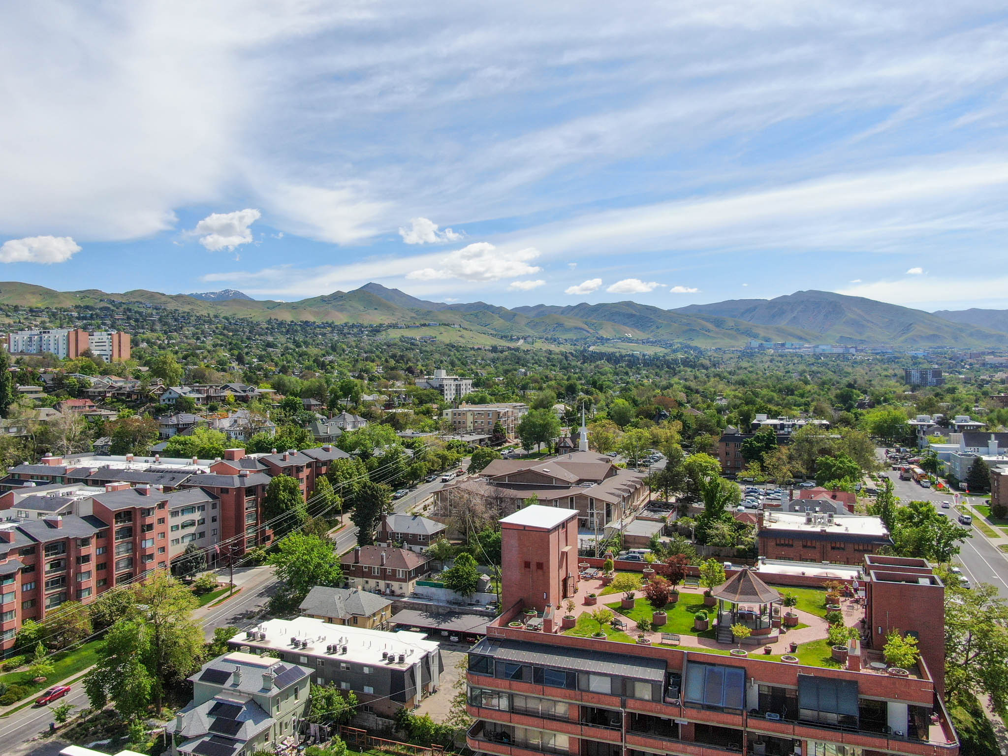 CANYON ROAD TOWERS COND - Residential