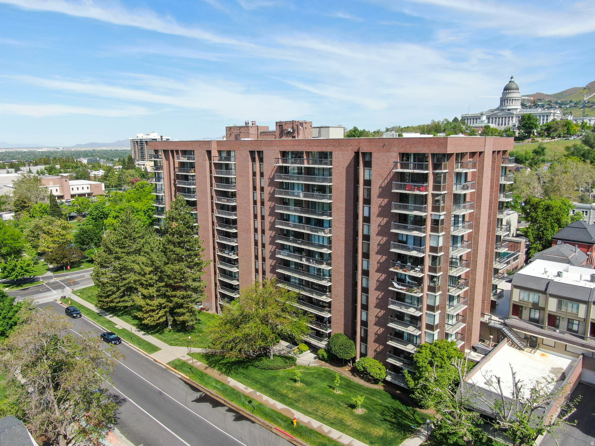 CANYON ROAD TOWERS COND - Residential