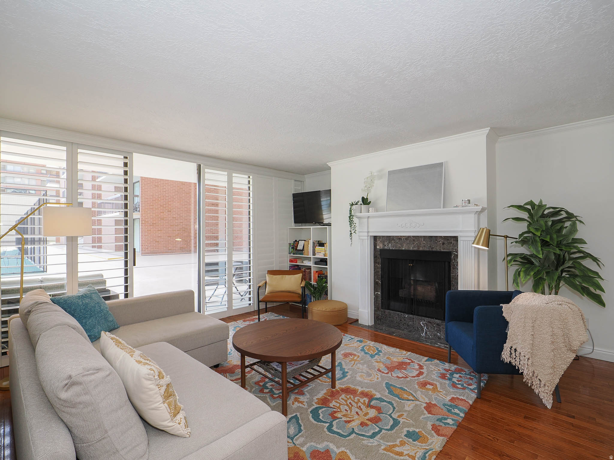 CANYON ROAD TOWERS COND - Residential