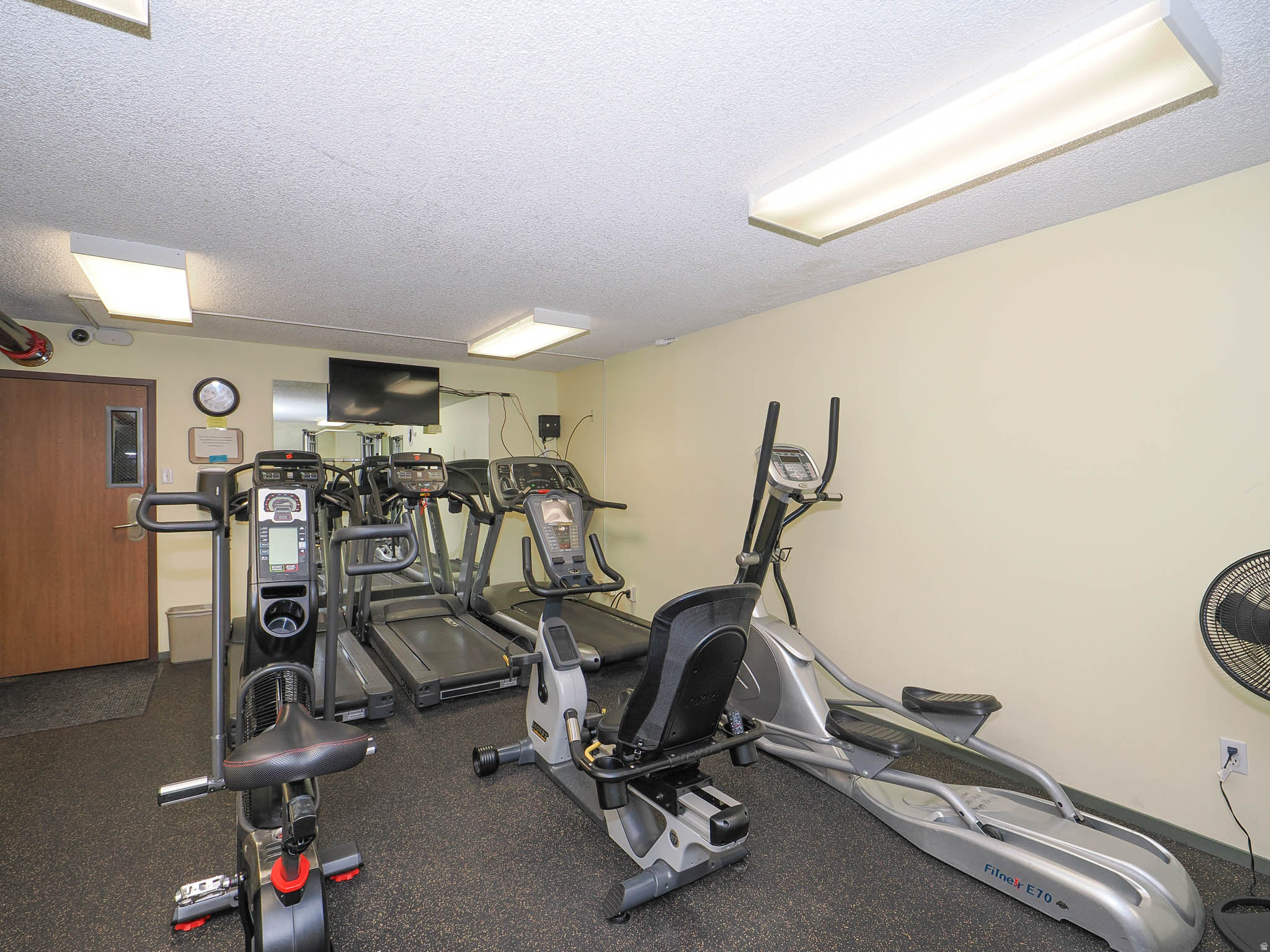 CANYON ROAD TOWERS COND - Residential