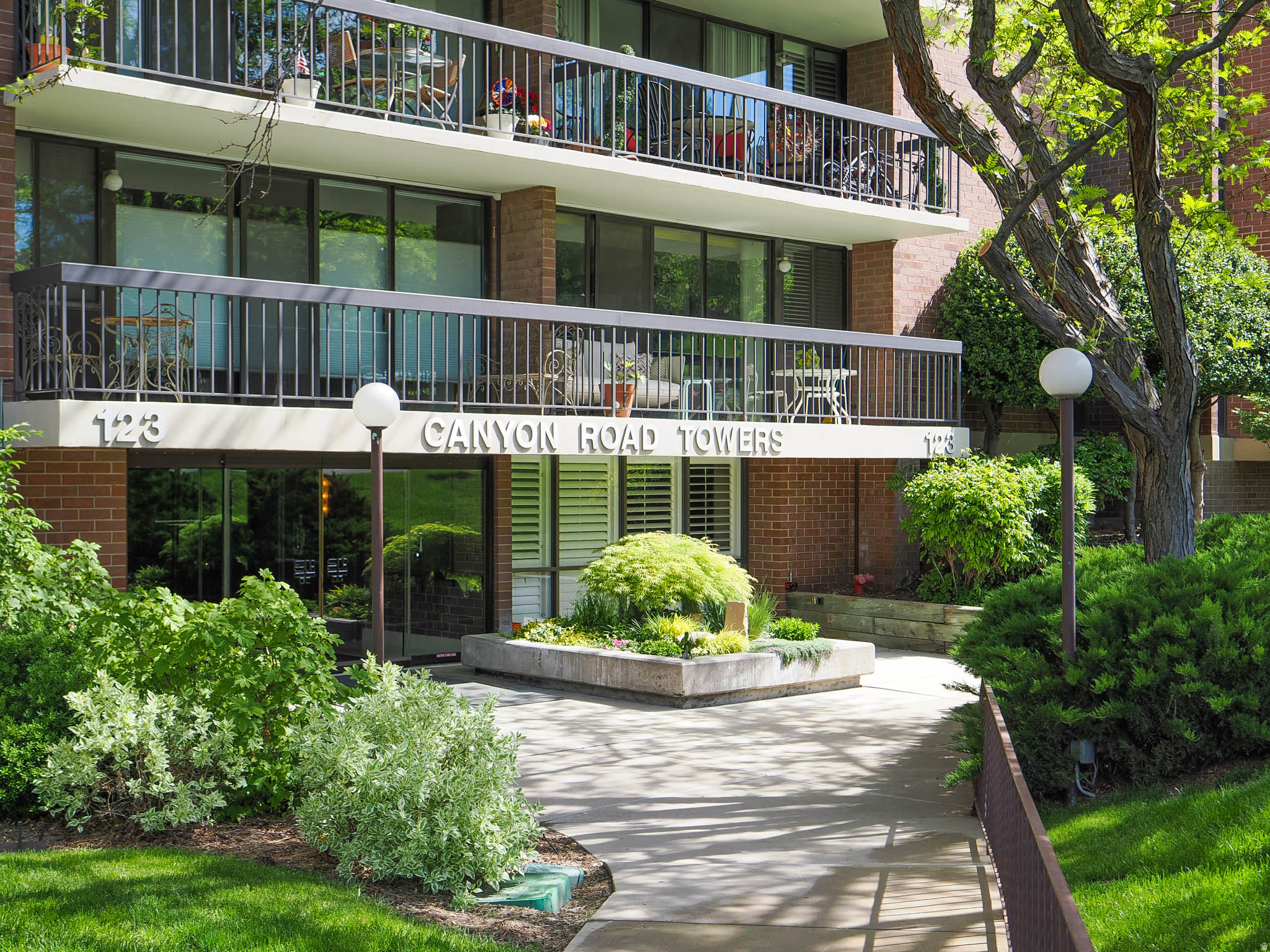 CANYON ROAD TOWERS COND - Residential