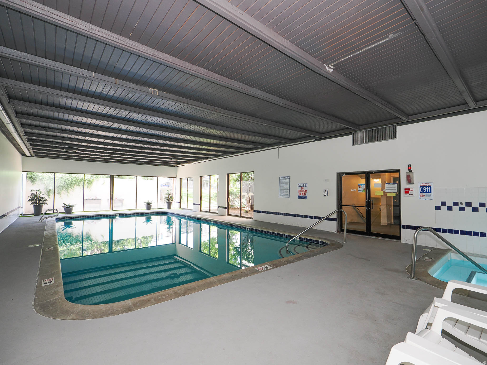 CANYON ROAD TOWERS COND - Residential