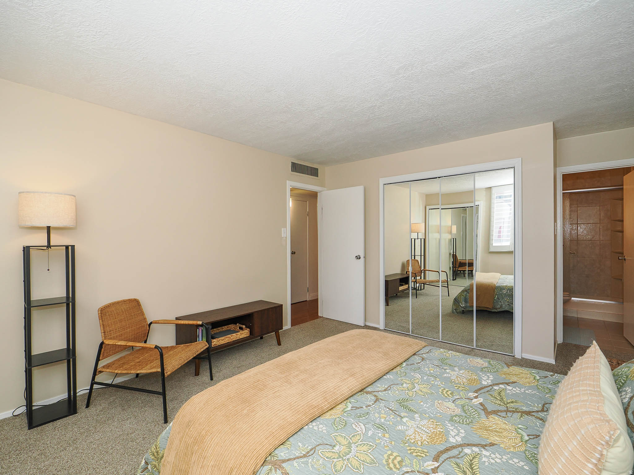 CANYON ROAD TOWERS COND - Residential