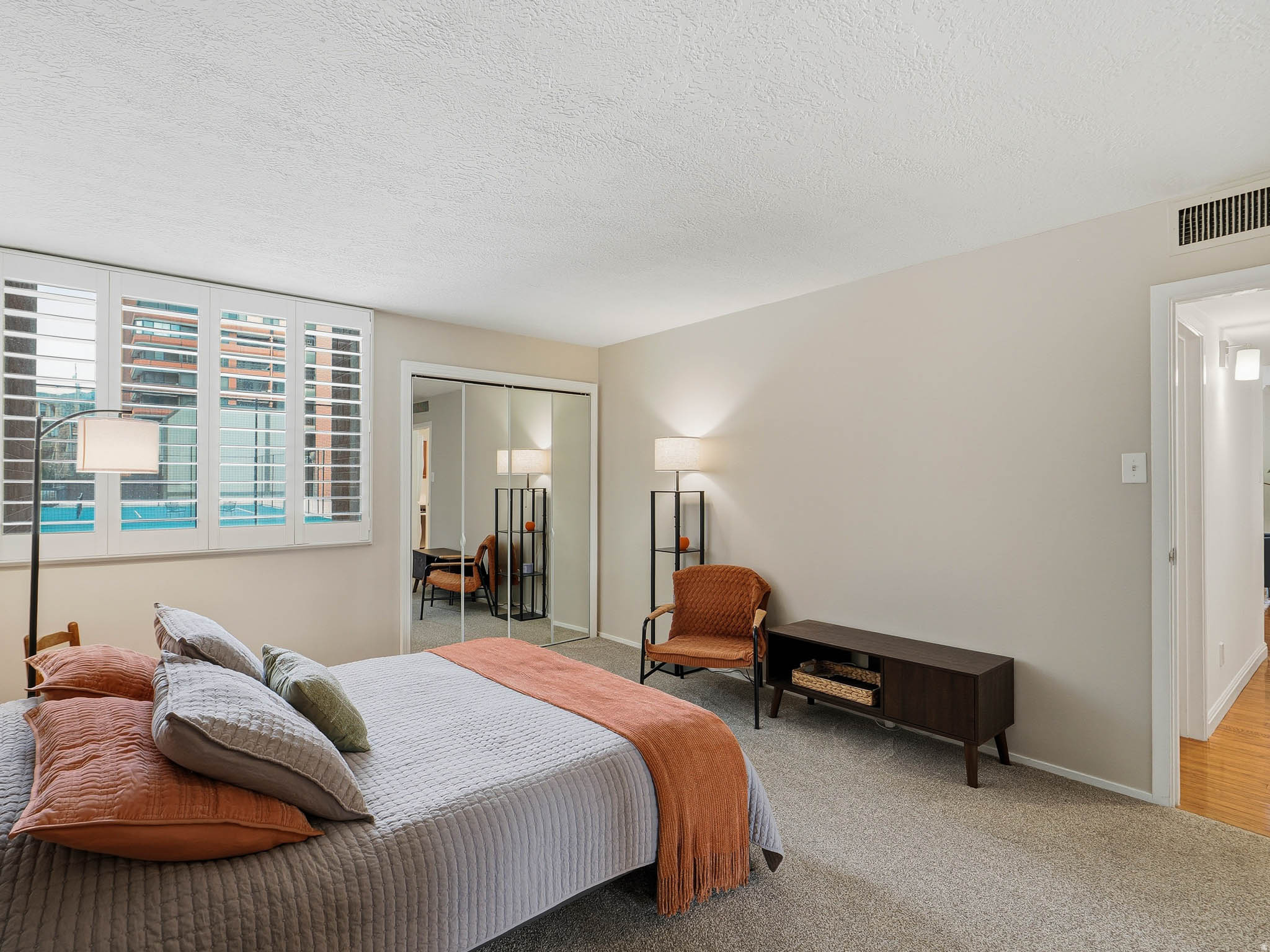 CANYON ROAD TOWERS COND - Residential