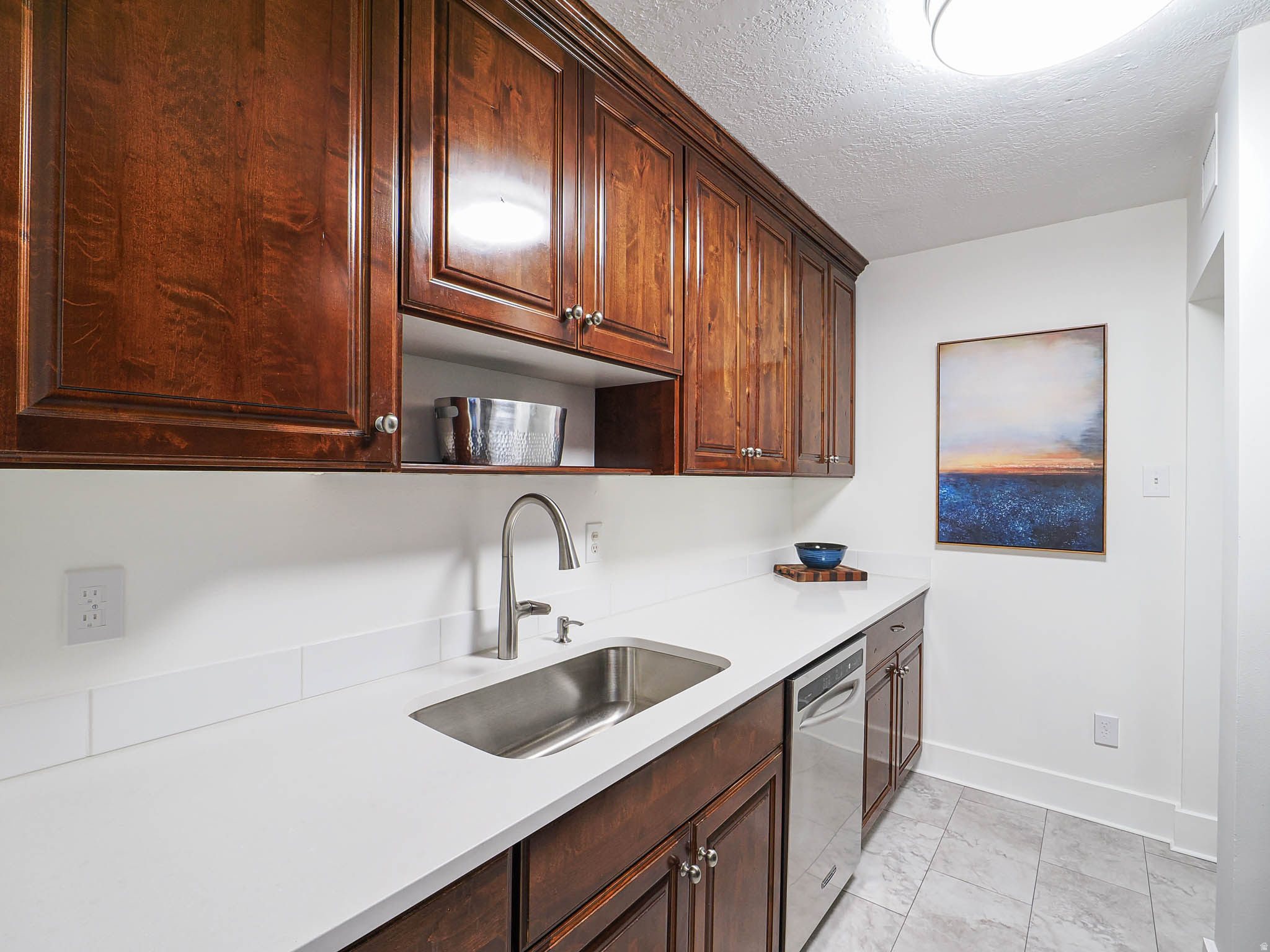 CANYON ROAD TOWERS COND - Residential