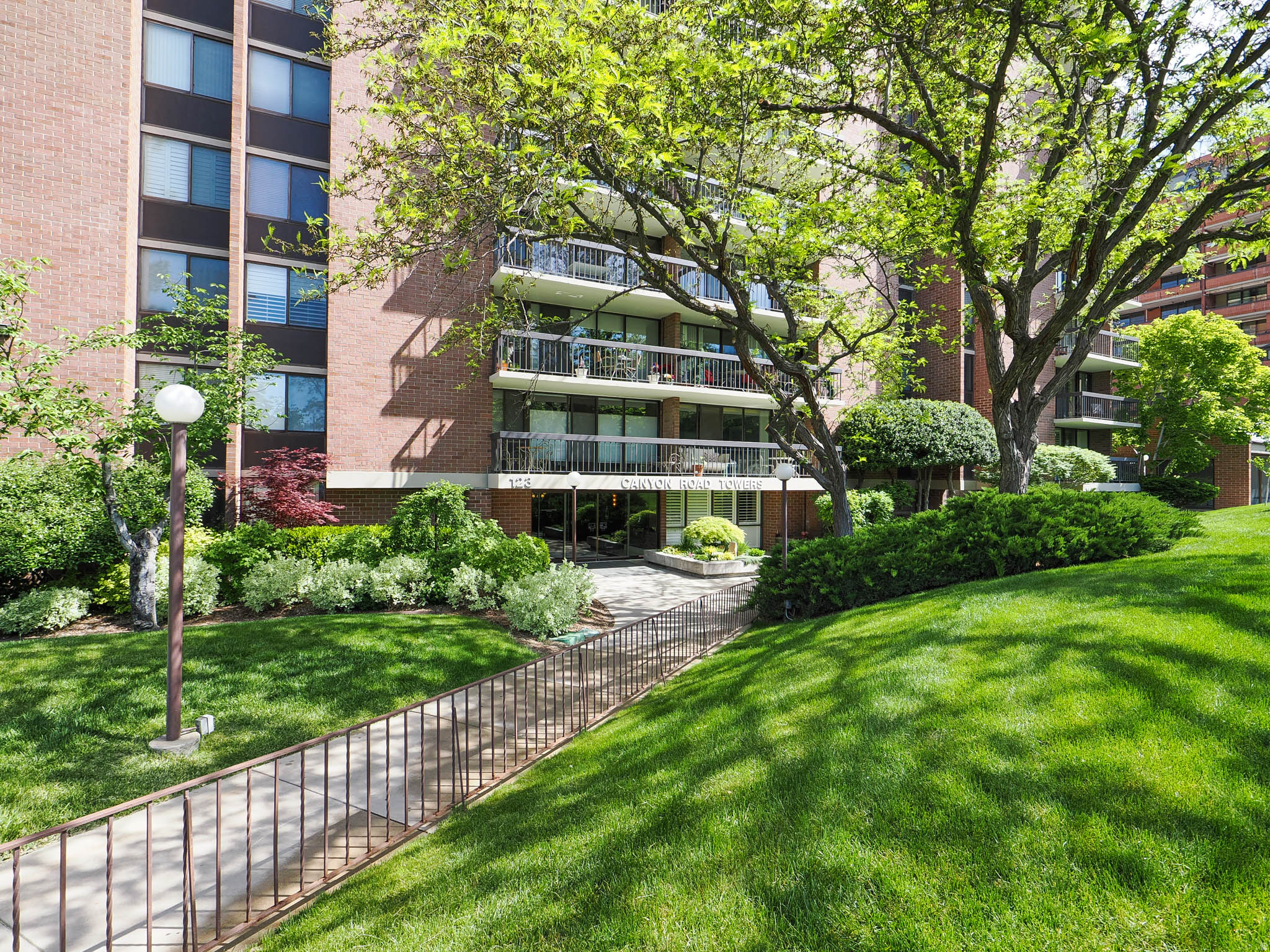 CANYON ROAD TOWERS COND - Residential