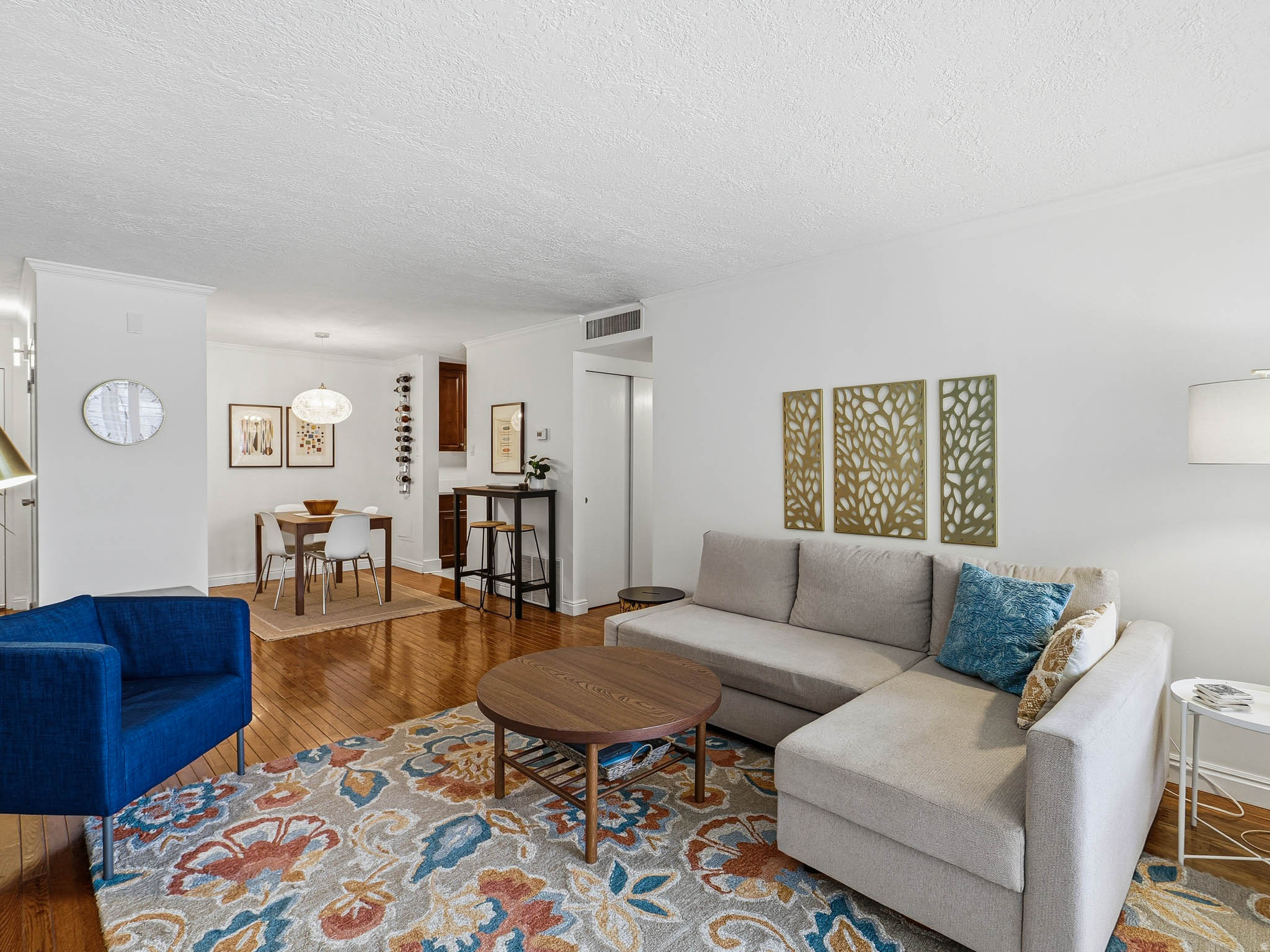 CANYON ROAD TOWERS COND - Residential