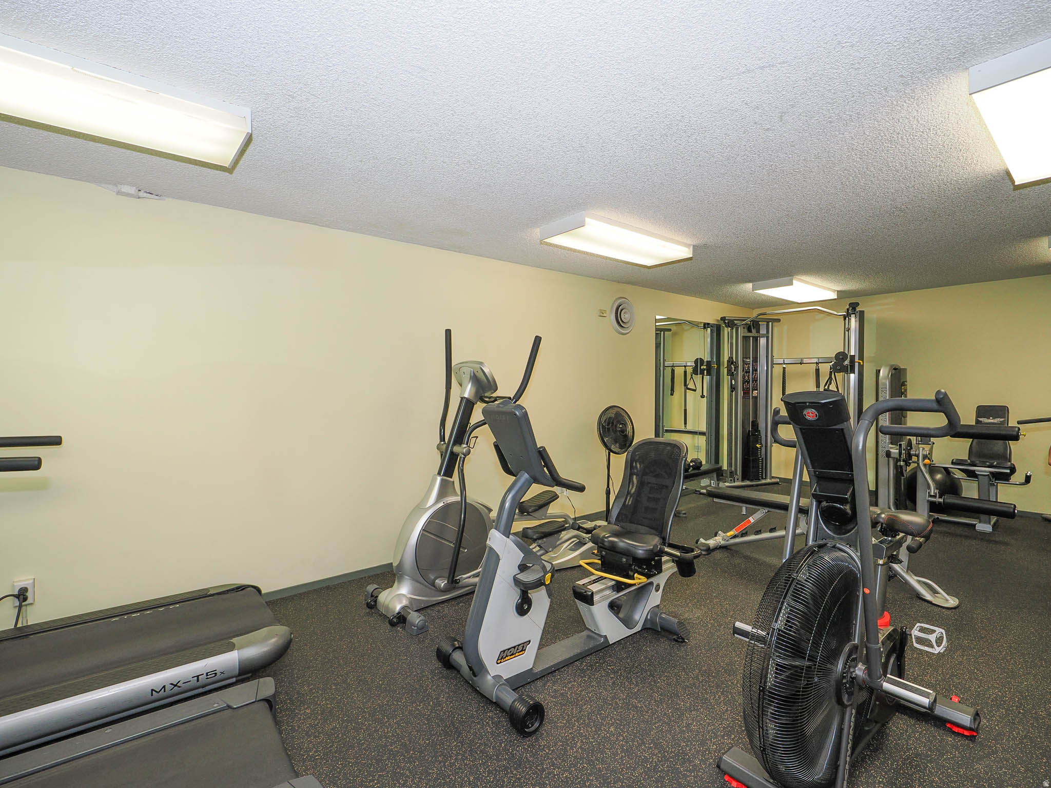 CANYON ROAD TOWERS COND - Residential