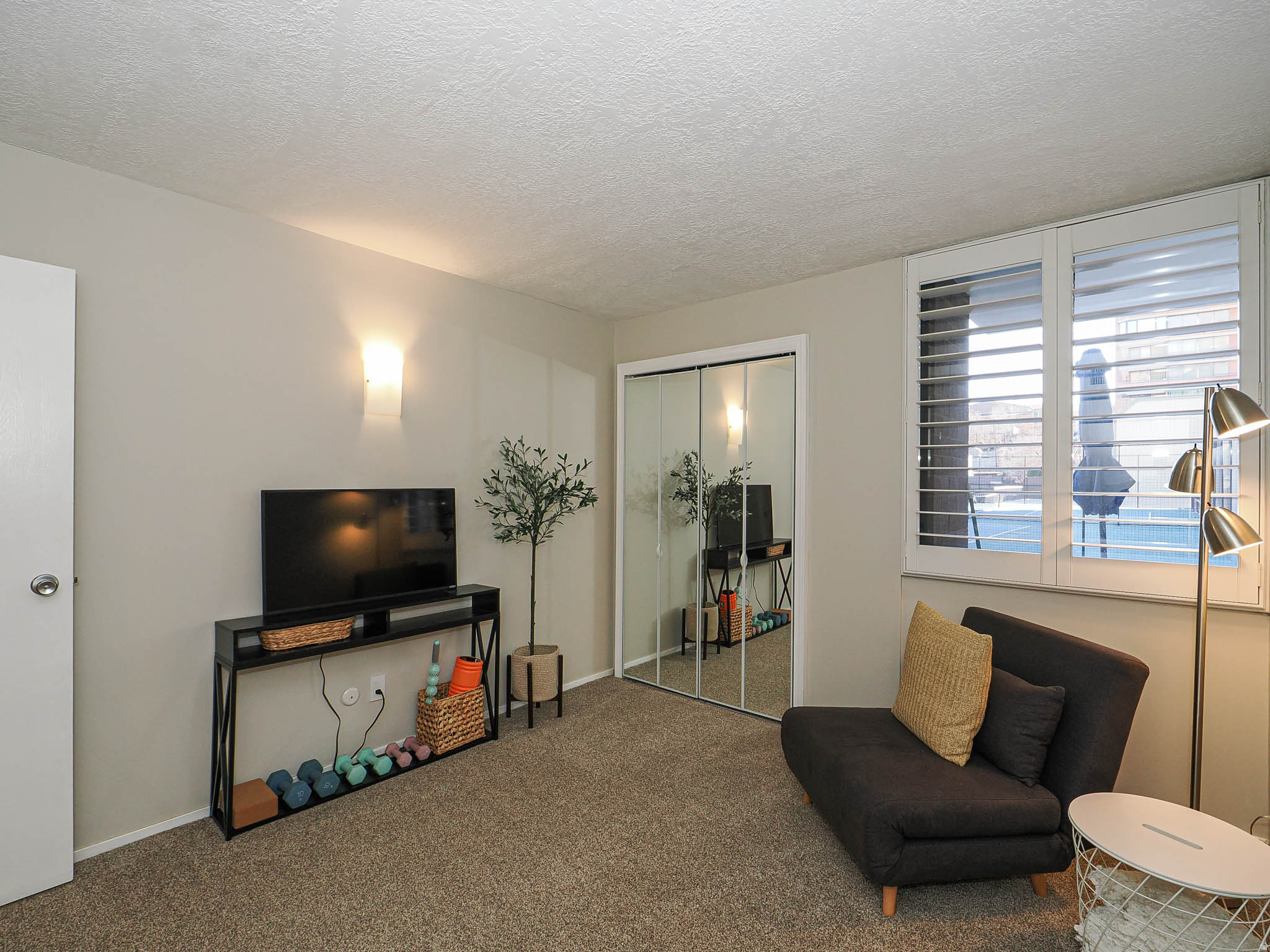 CANYON ROAD TOWERS COND - Residential