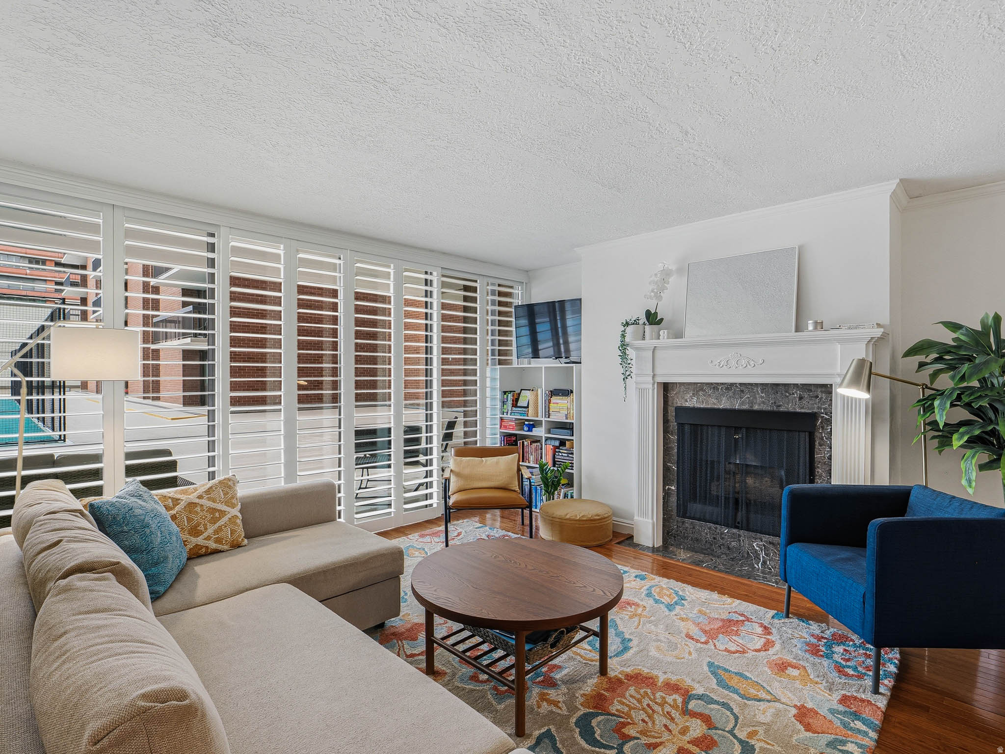 CANYON ROAD TOWERS COND - Residential