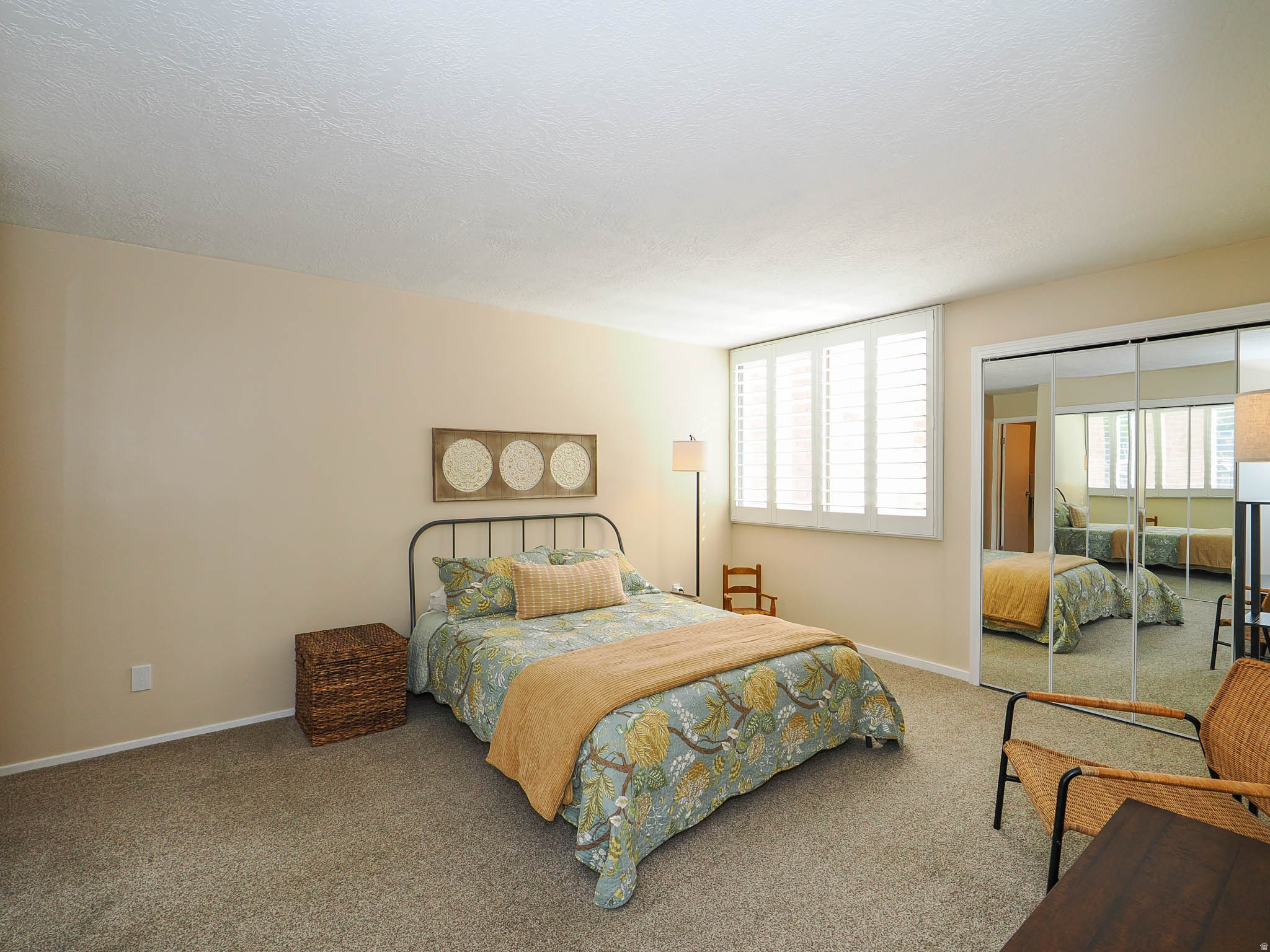 CANYON ROAD TOWERS COND - Residential