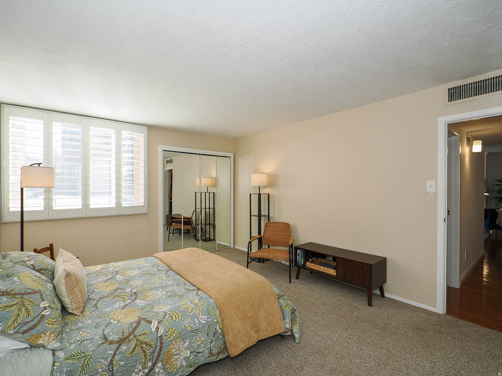 CANYON ROAD TOWERS COND - Residential