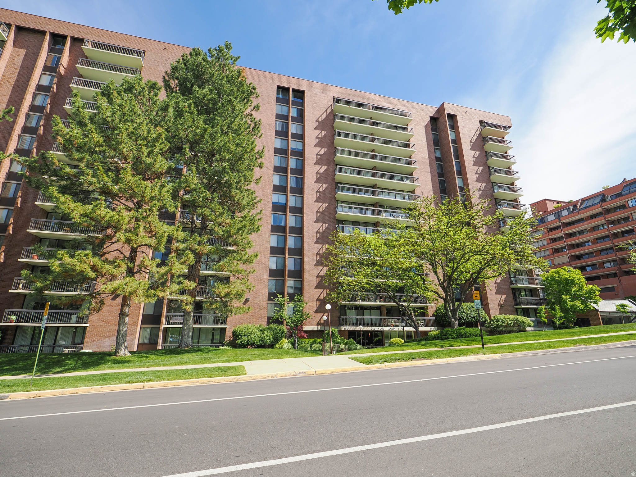 CANYON ROAD TOWERS COND - Residential