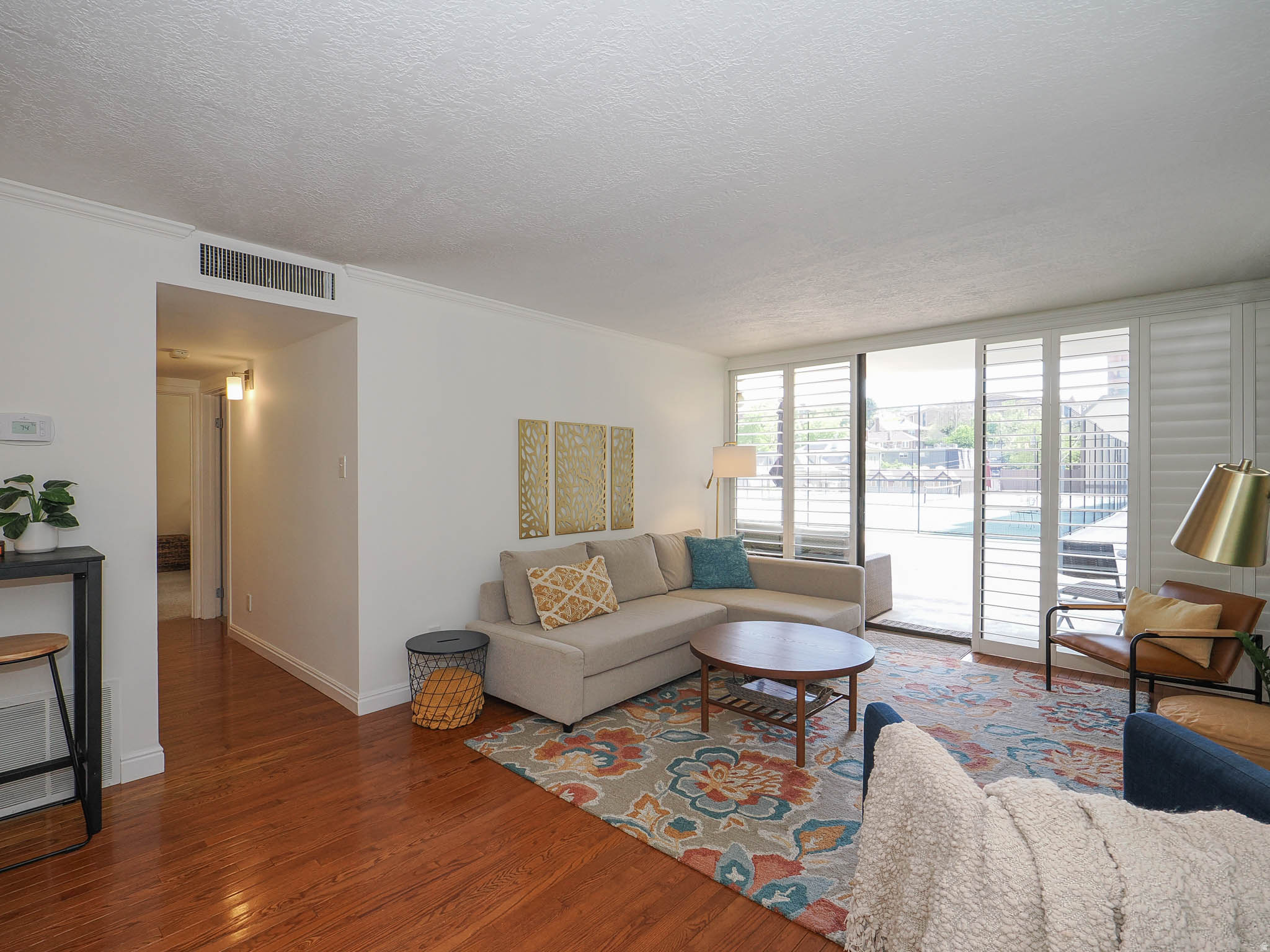 CANYON ROAD TOWERS COND - Residential