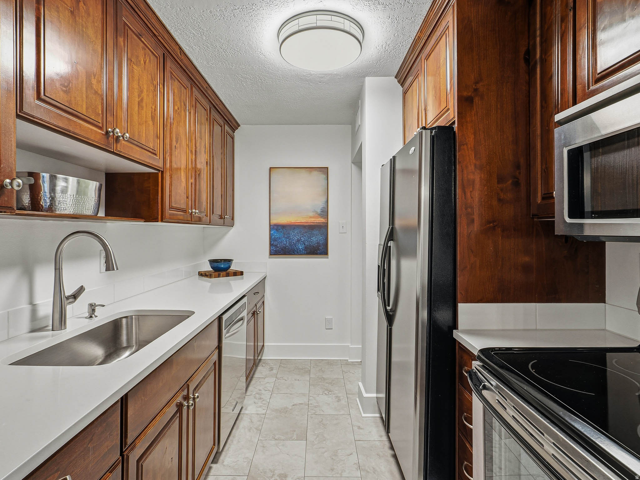 CANYON ROAD TOWERS COND - Residential