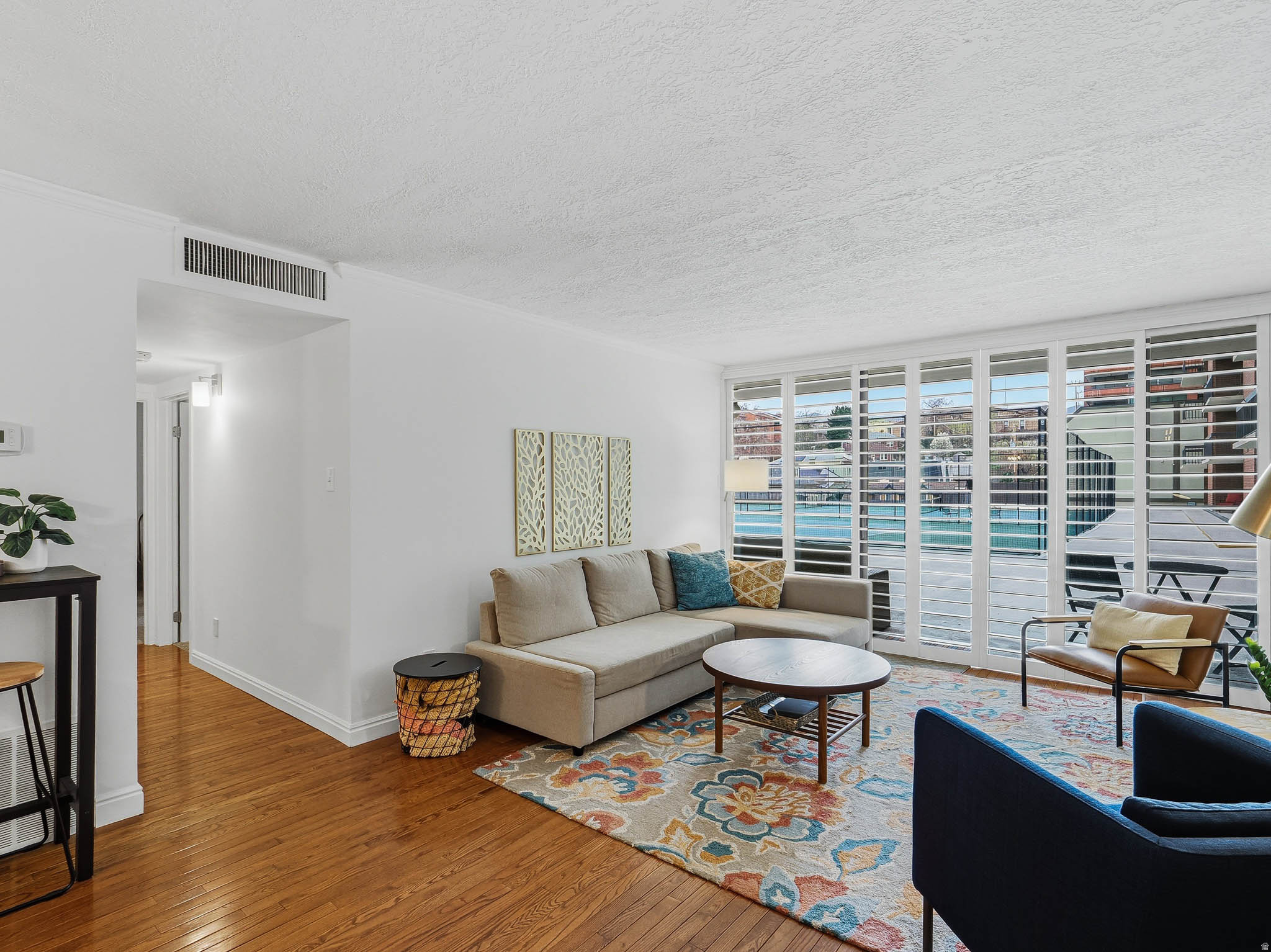 CANYON ROAD TOWERS COND - Residential