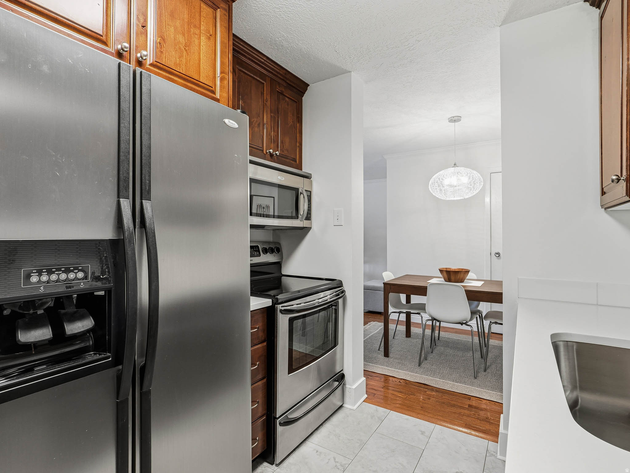 CANYON ROAD TOWERS COND - Residential