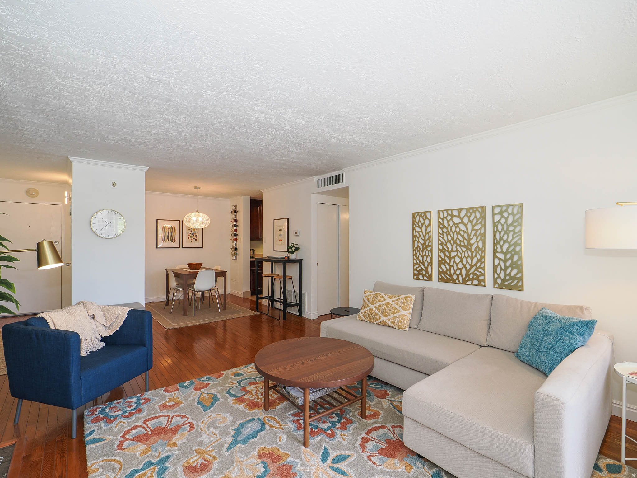 CANYON ROAD TOWERS COND - Residential