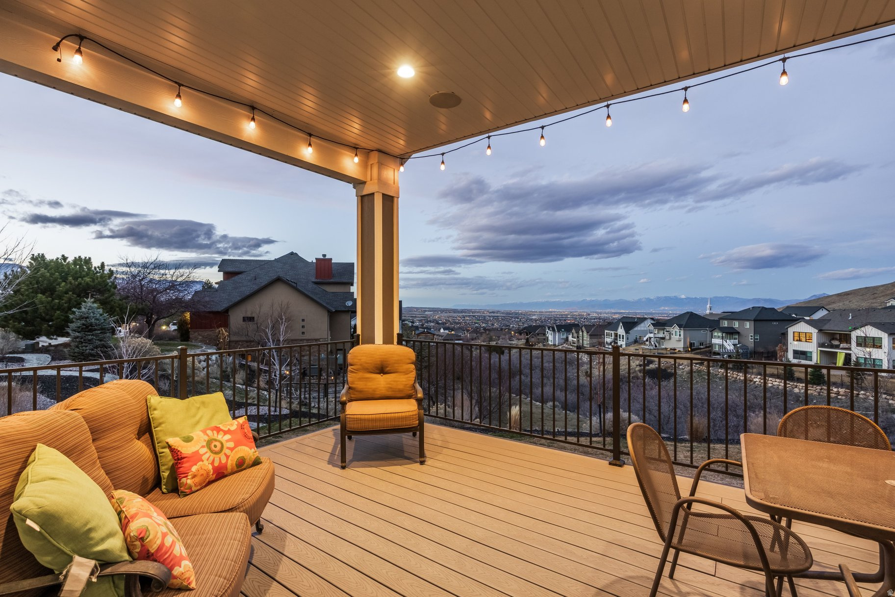 THE COVE @ HERRIMAN SPRINGS - Residential