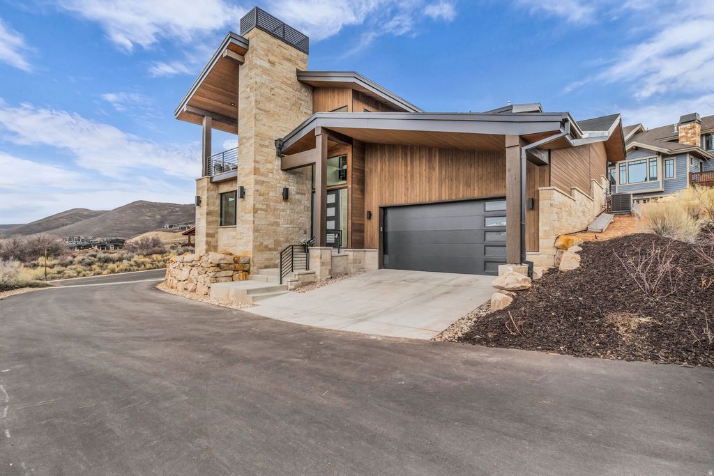 Photo of 10740 N HIDEOUT TRL, Hideout, UT 84036 (MLS # 2142744)
