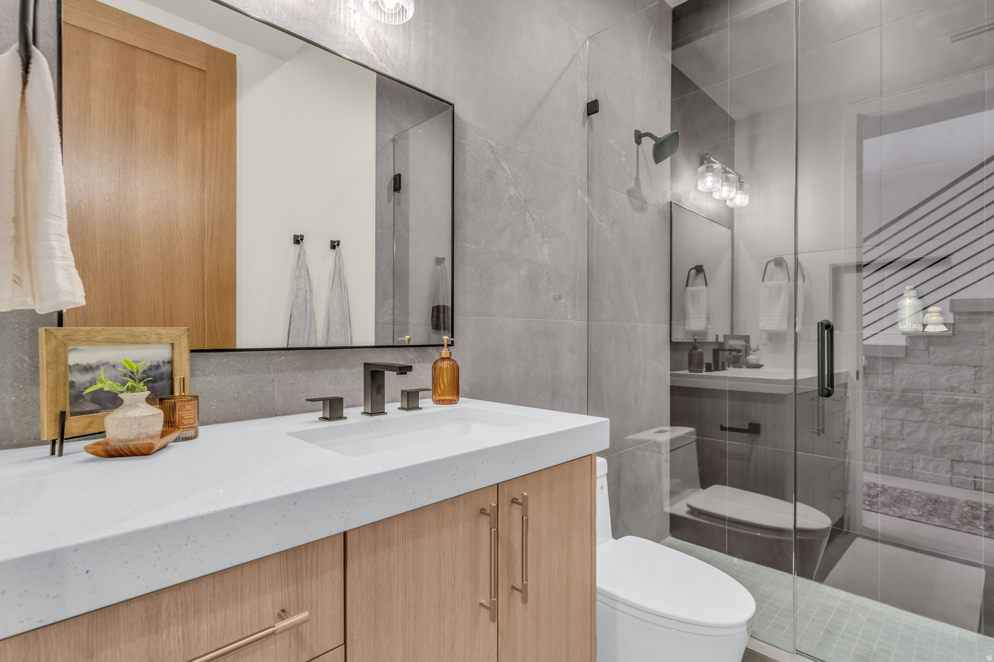 HIDEOUT CANYON PHASE 1 - Residential