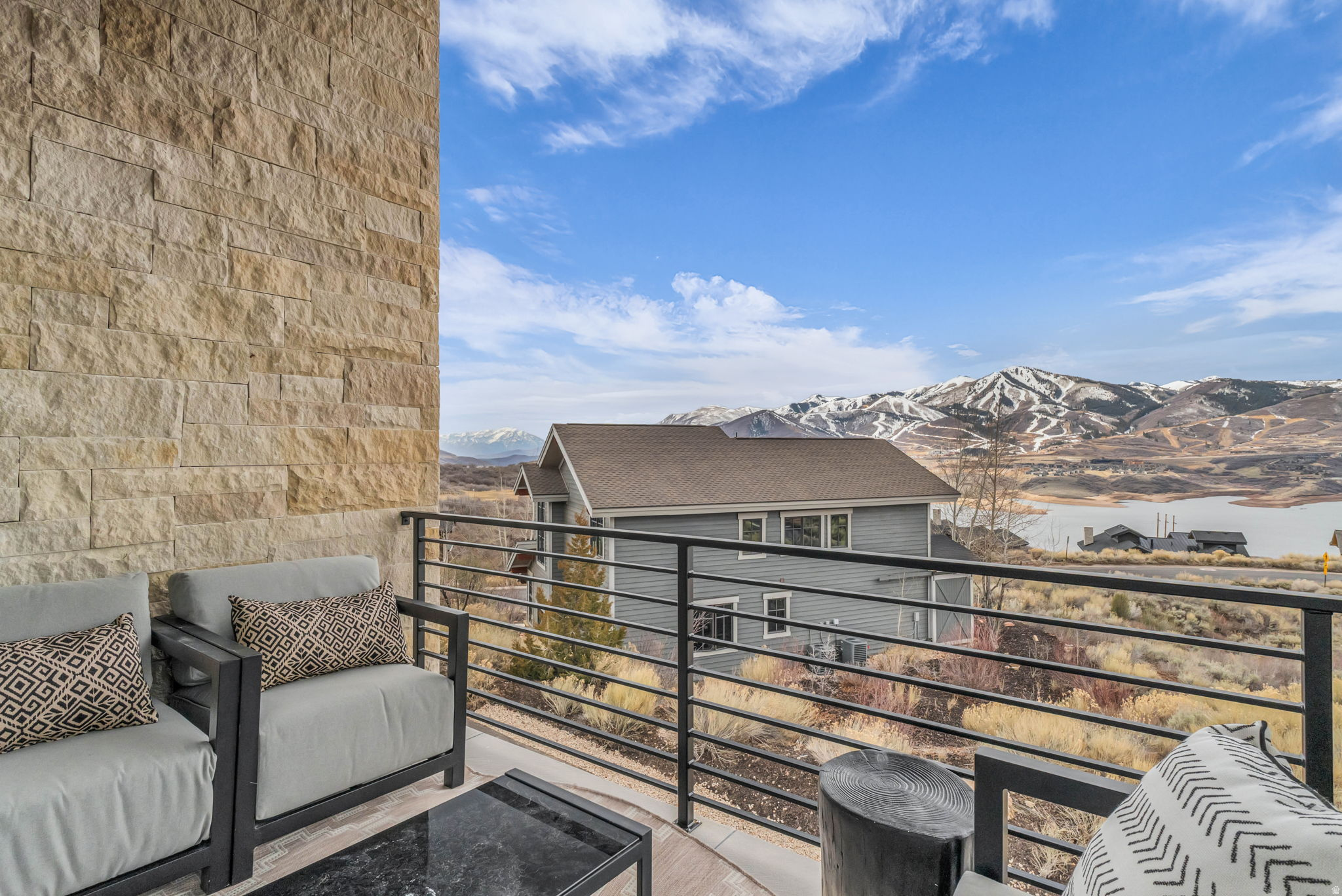 HIDEOUT CANYON PHASE 1 - Residential