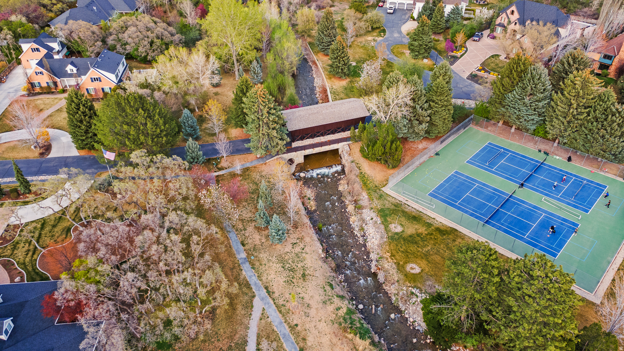 HIDDEN OAKS - Residential