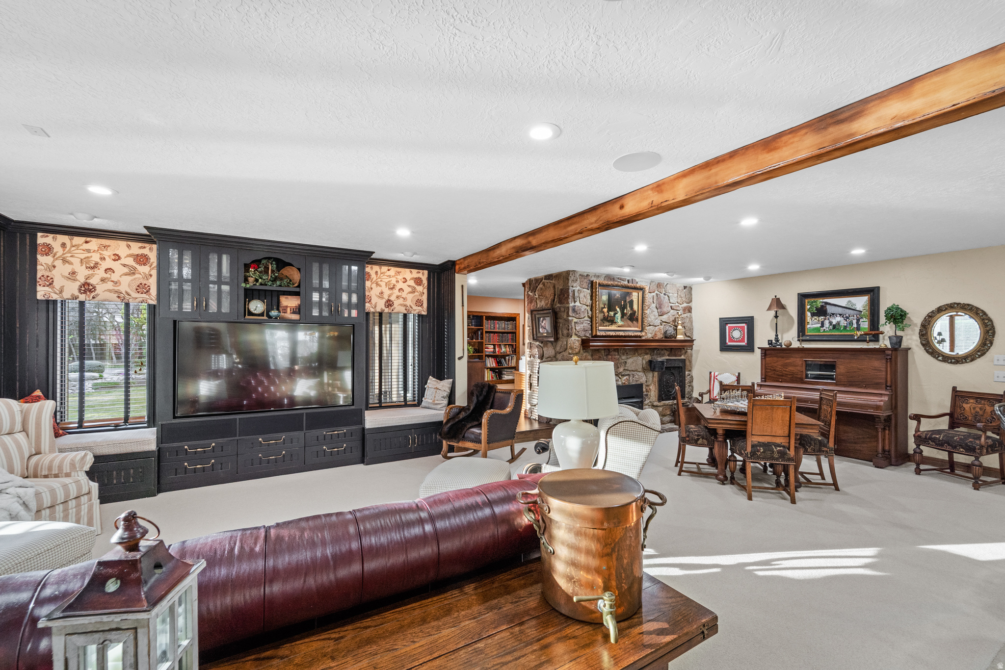 HIDDEN OAKS - Residential