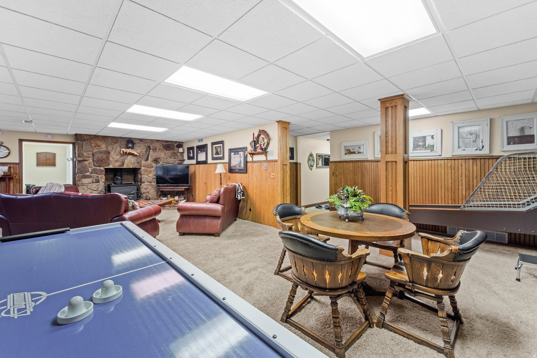 HIDDEN OAKS - Residential