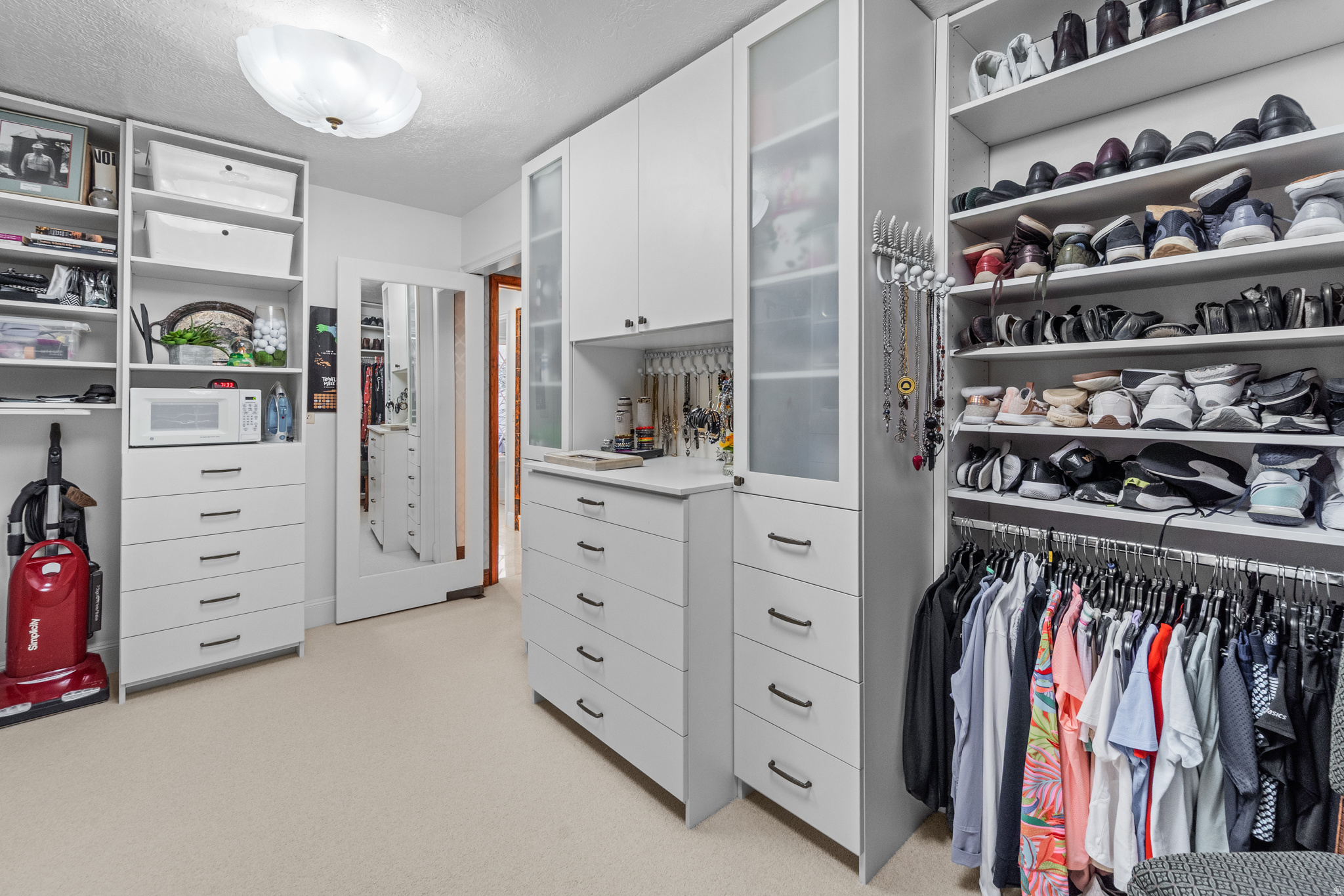 HIDDEN OAKS - Residential