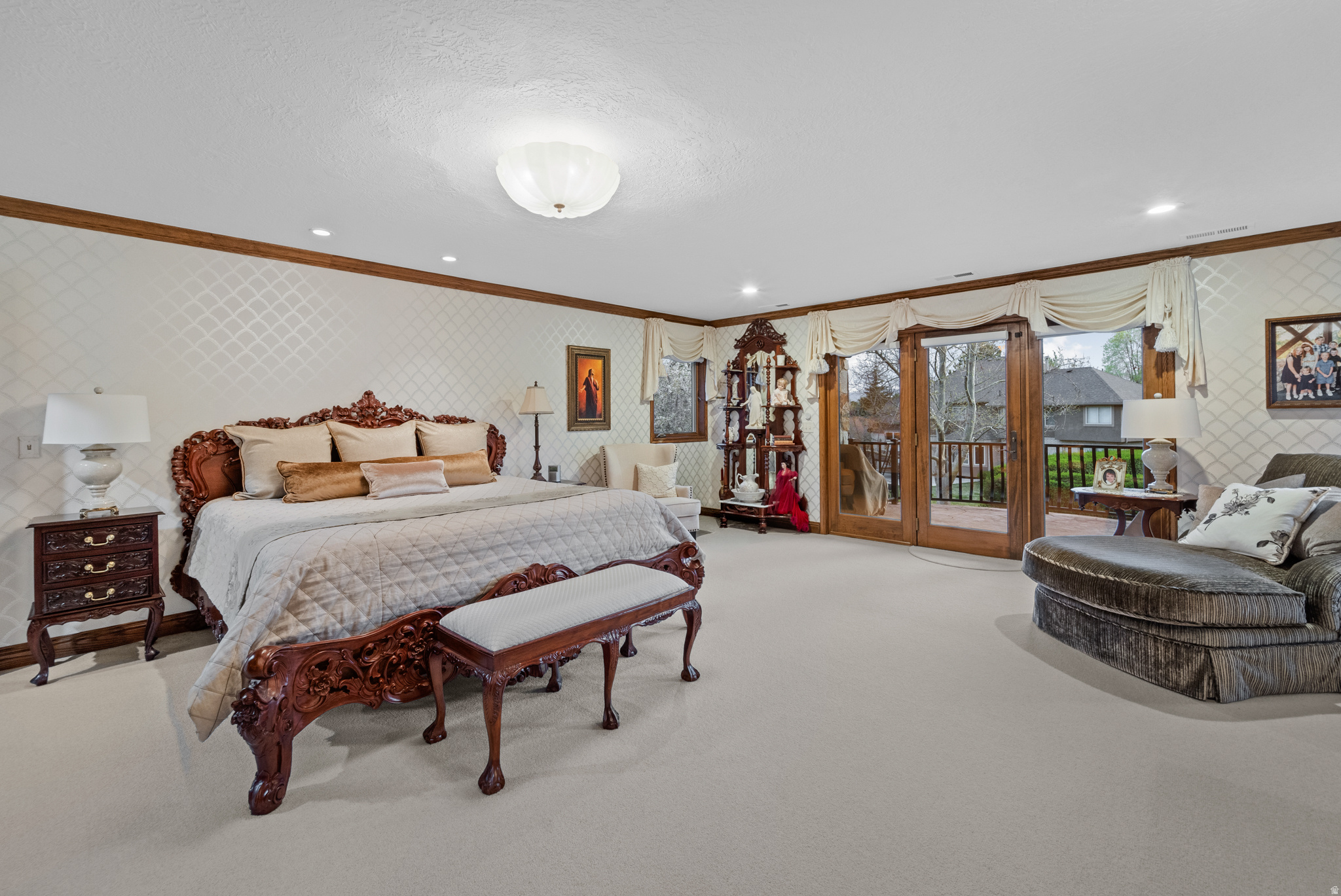 HIDDEN OAKS - Residential