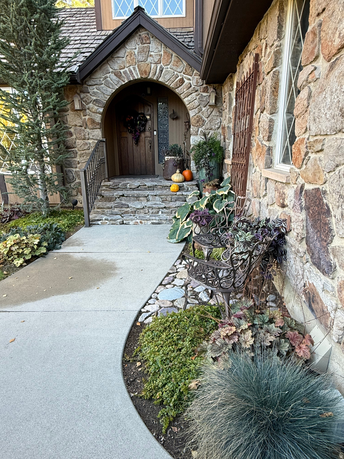 HIDDEN OAKS - Residential