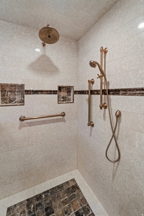 Tiny photo for 5105 W OLD OAK LN N, Highland, UT 84003 (MLS # 2148998)