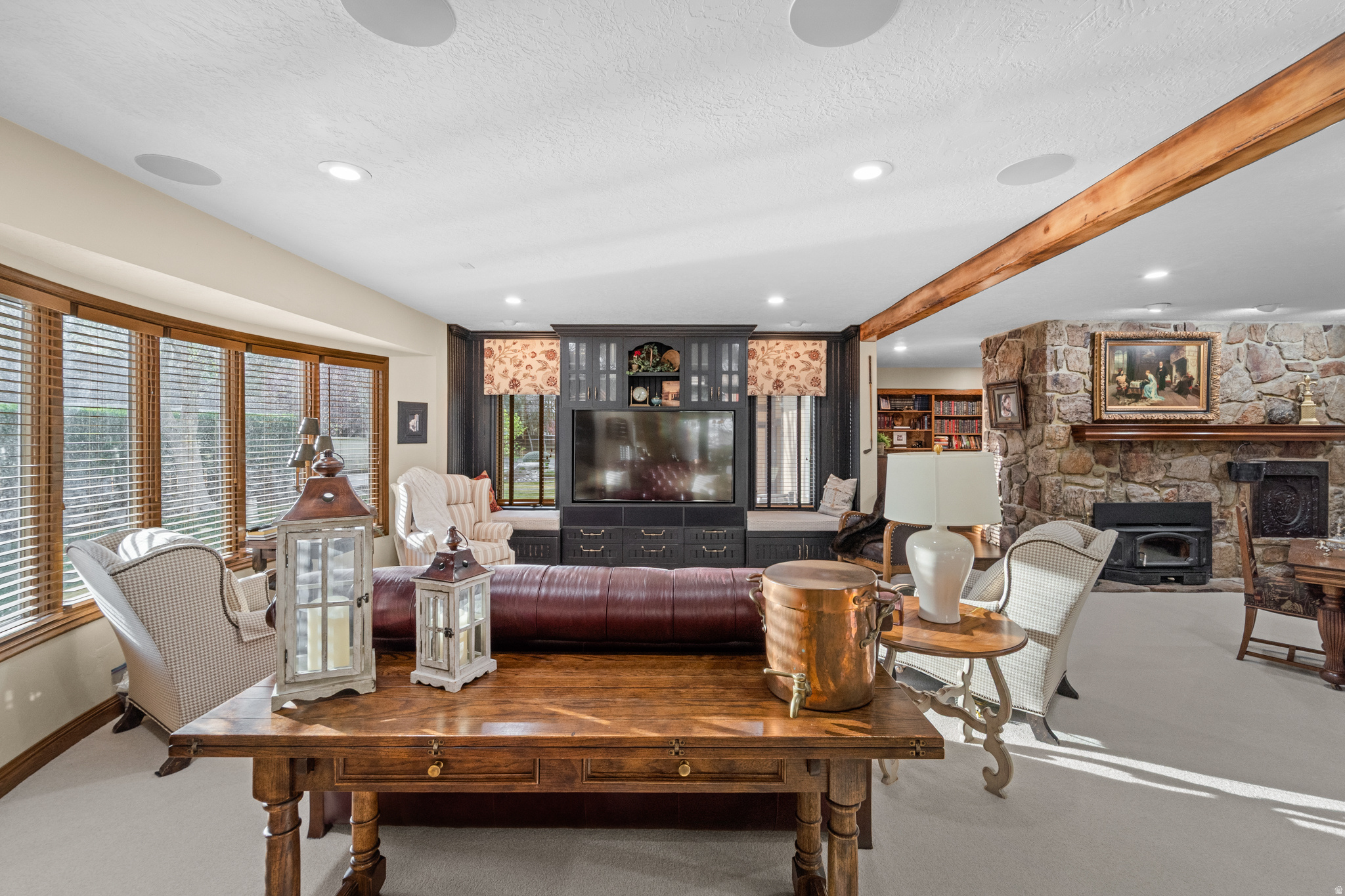 HIDDEN OAKS - Residential