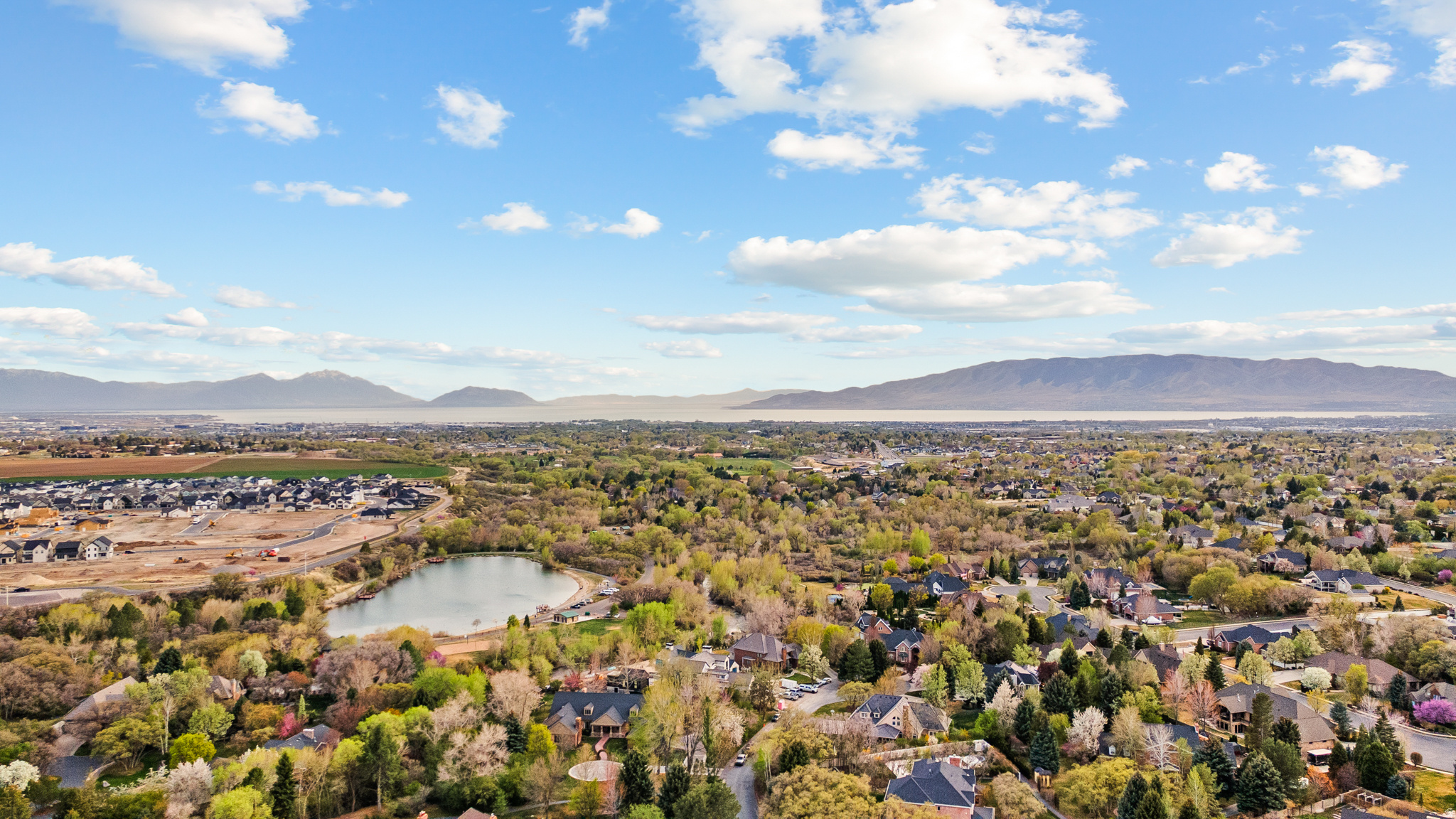 HIDDEN OAKS - Residential