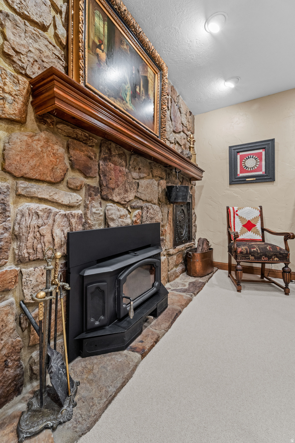 HIDDEN OAKS - Residential