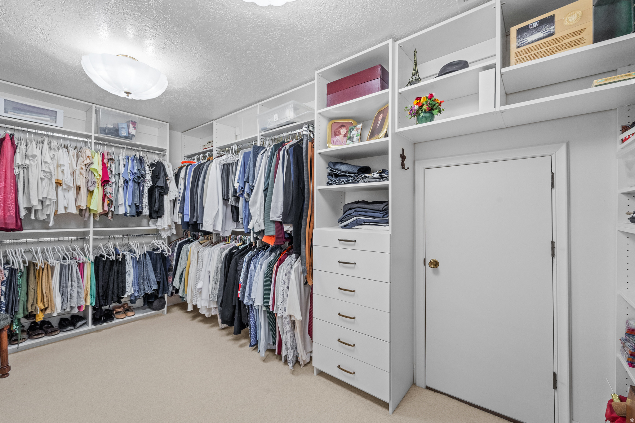 HIDDEN OAKS - Residential