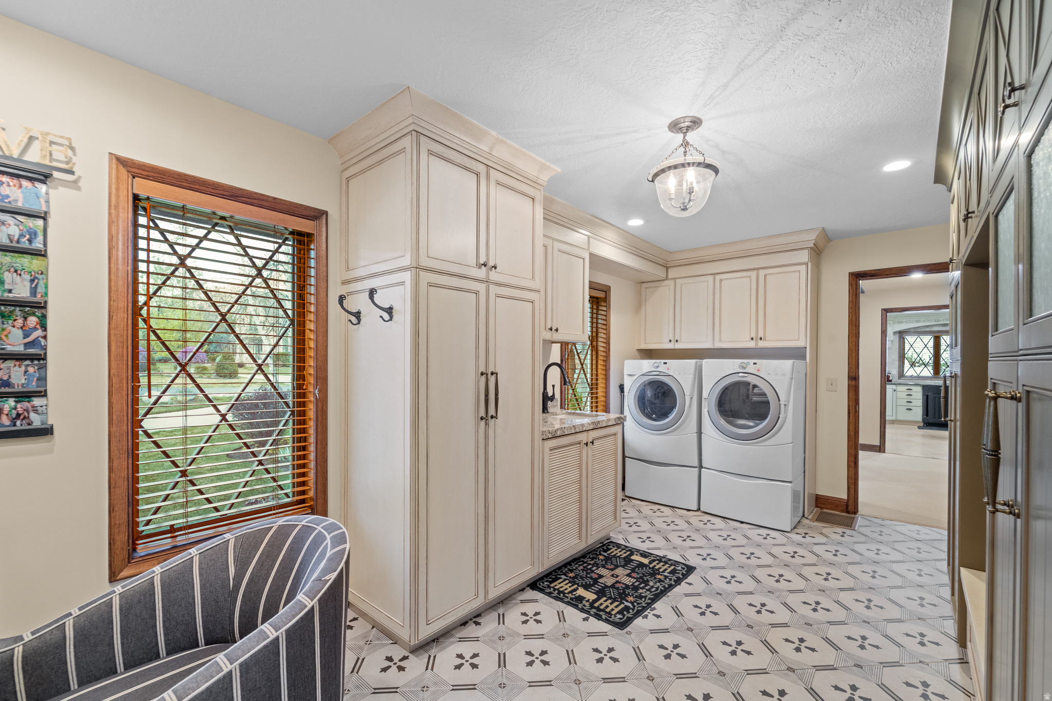 HIDDEN OAKS - Residential