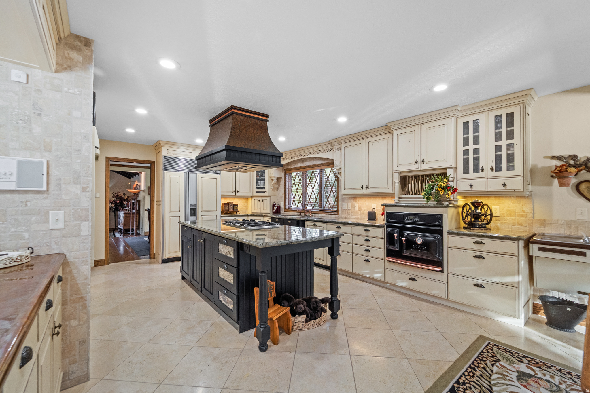 HIDDEN OAKS - Residential