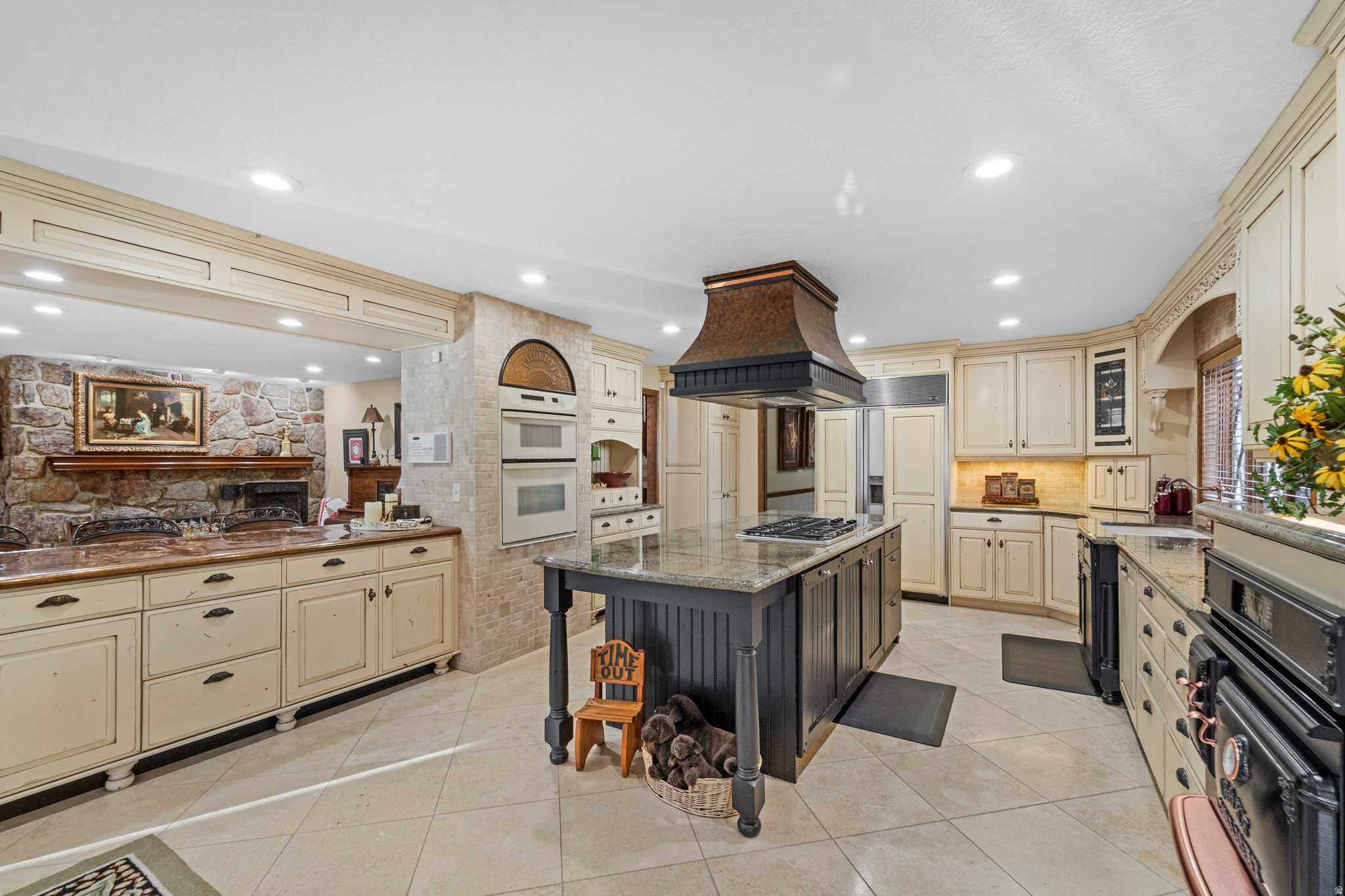 HIDDEN OAKS - Residential