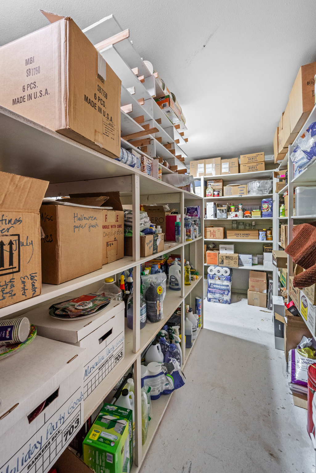 HIDDEN OAKS - Residential