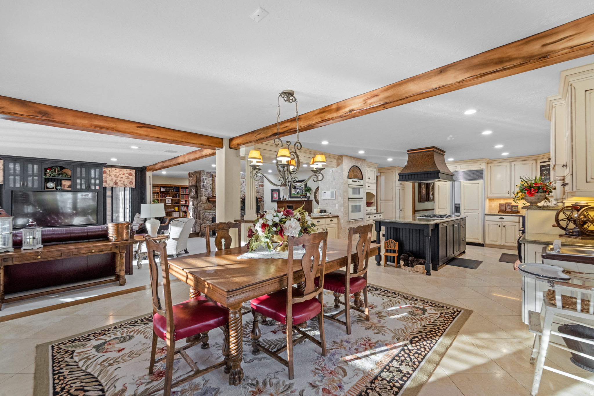 HIDDEN OAKS - Residential