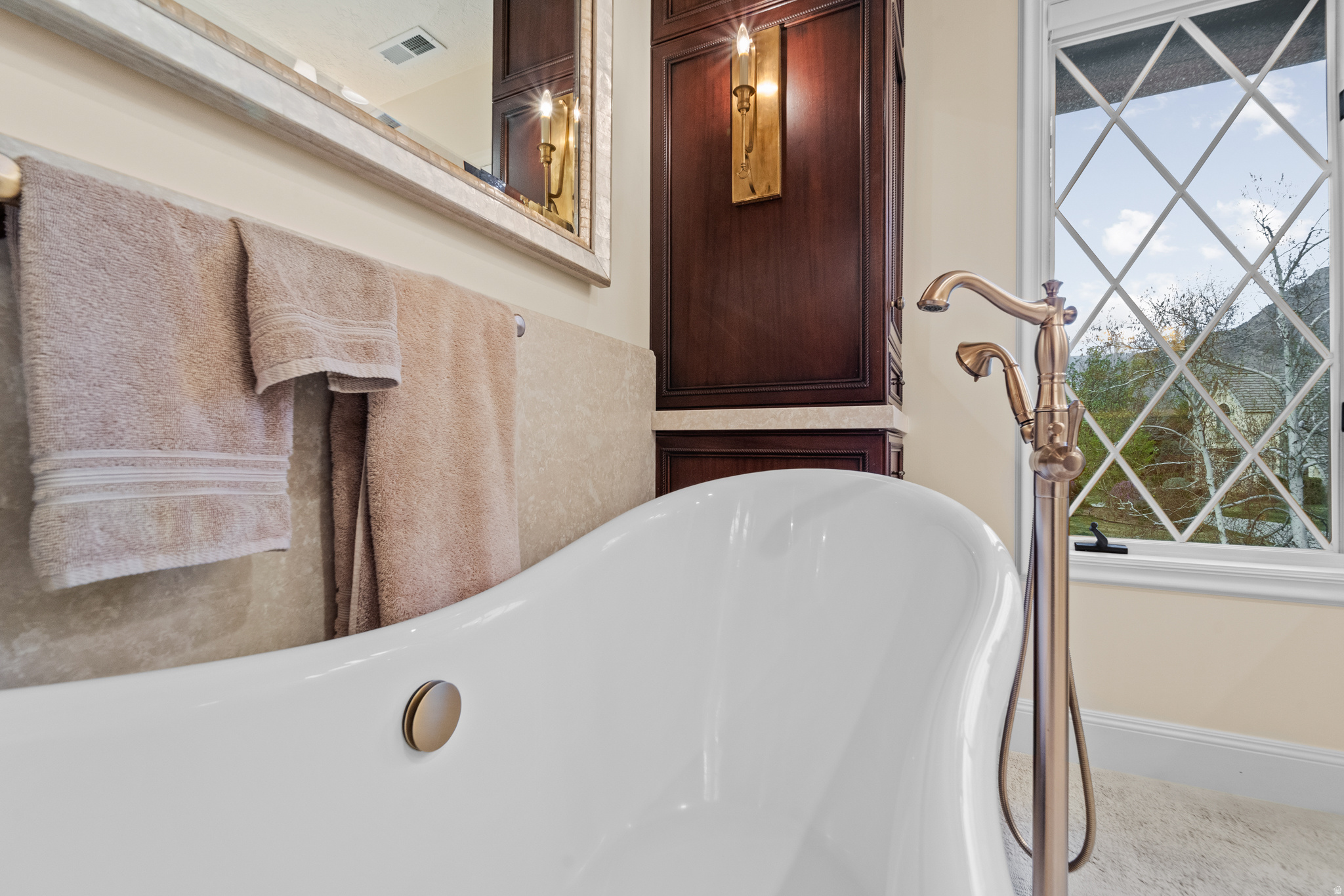 HIDDEN OAKS - Residential