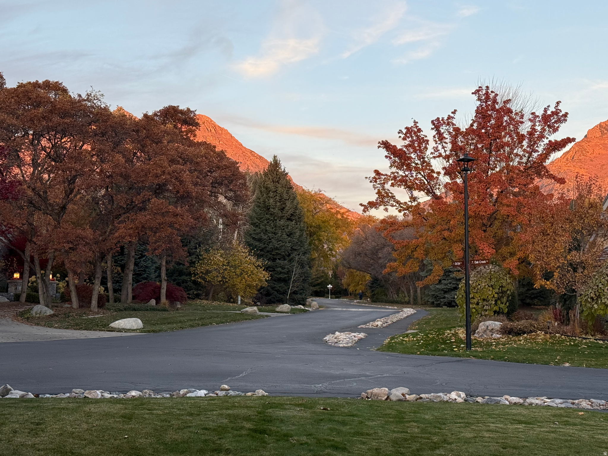 HIDDEN OAKS - Residential