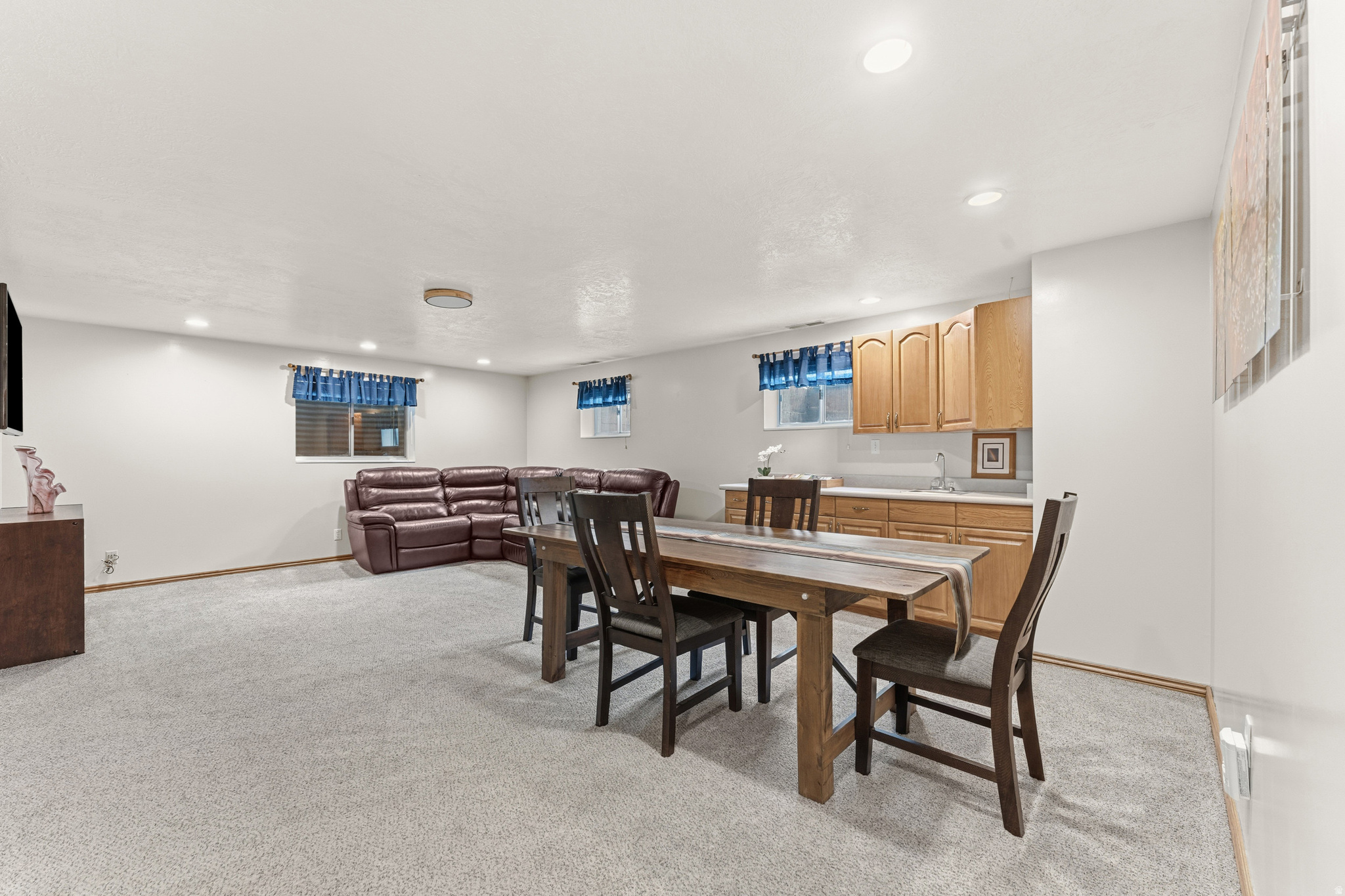 DIMPLE DELL VILLAGE - Residential