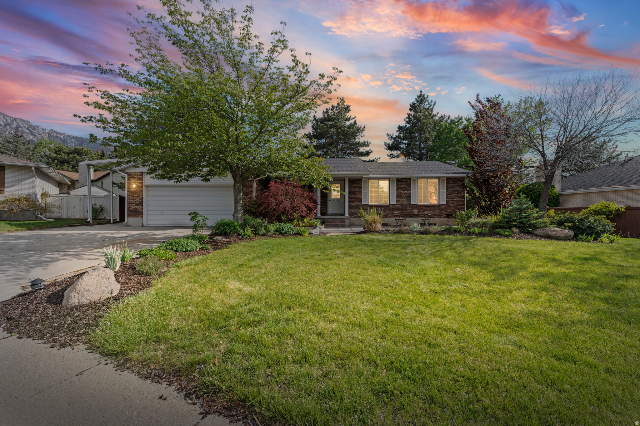 DIMPLE DELL VILLAGE - Residential