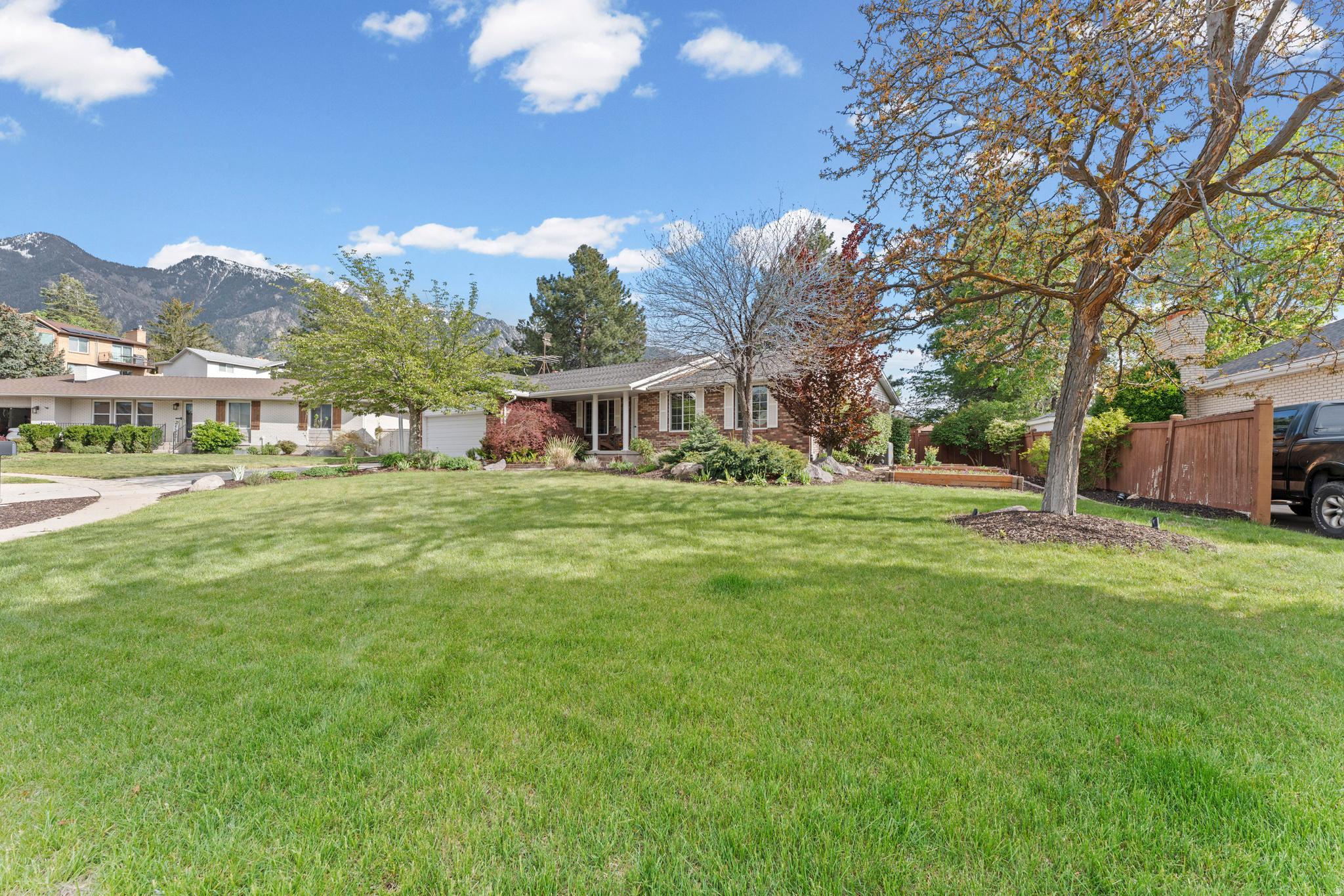 DIMPLE DELL VILLAGE - Residential