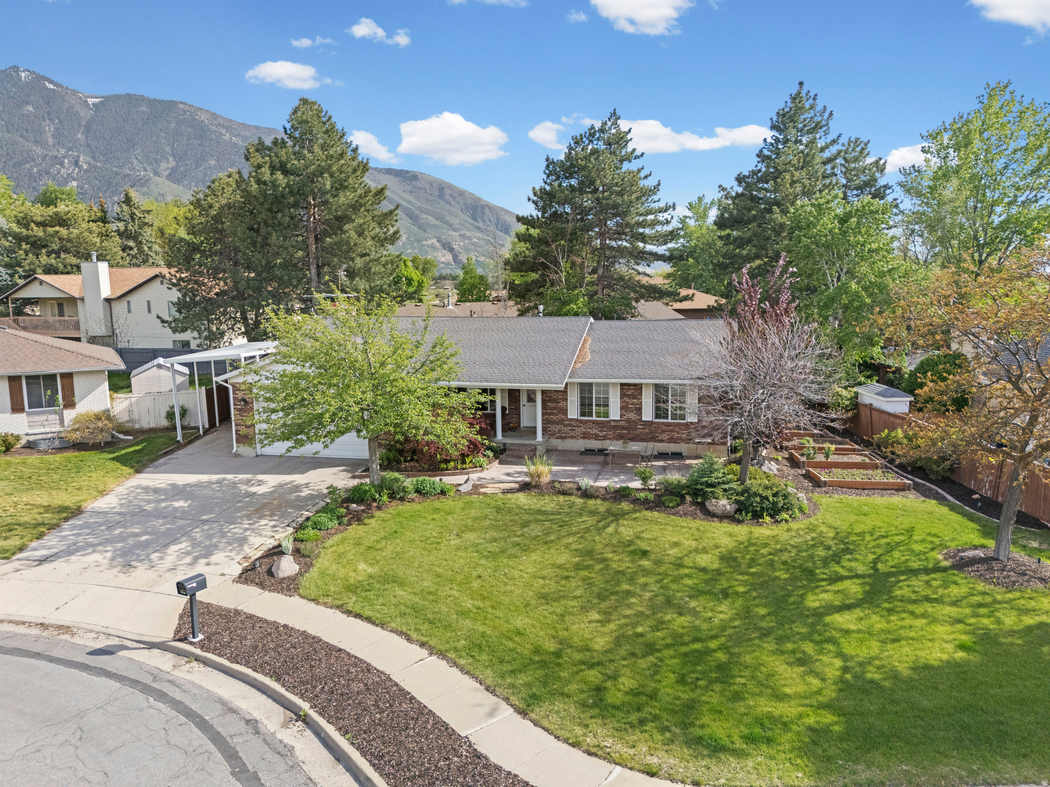 DIMPLE DELL VILLAGE - Residential